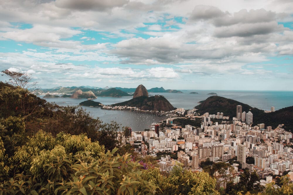 Você sabe o que avaliar antes de contratar um contador no Rio de Janeiro? Veja riscos, erros comuns e dicas essenciais.